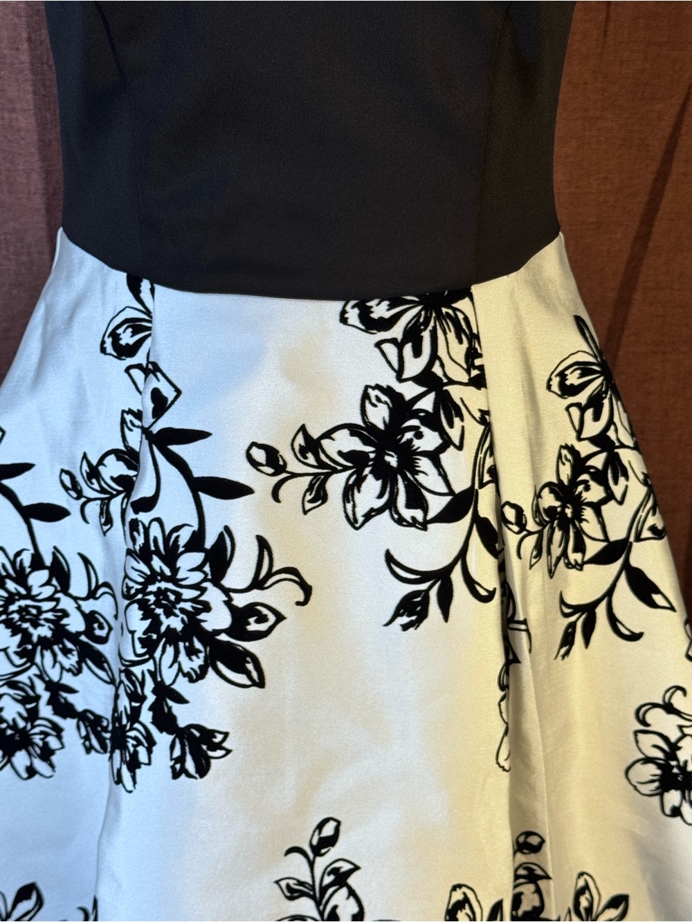 Social Couture Black & White Velvet Floral Fit-and-Flare Dress size M - Picture 3 of 9
